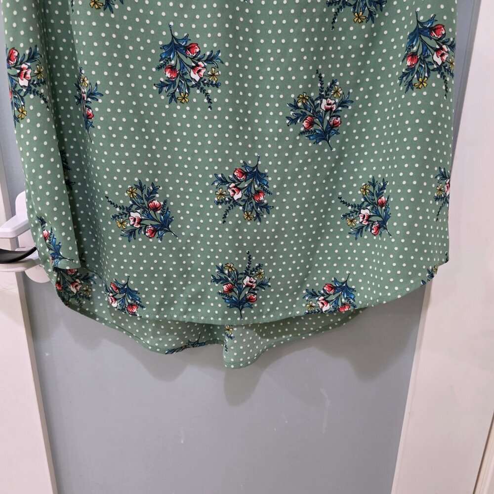 DR2 Green Floral Polka Dot Blouse XL Pleated Flutter Sleeve Split Neck Top - Picture 7 of 12